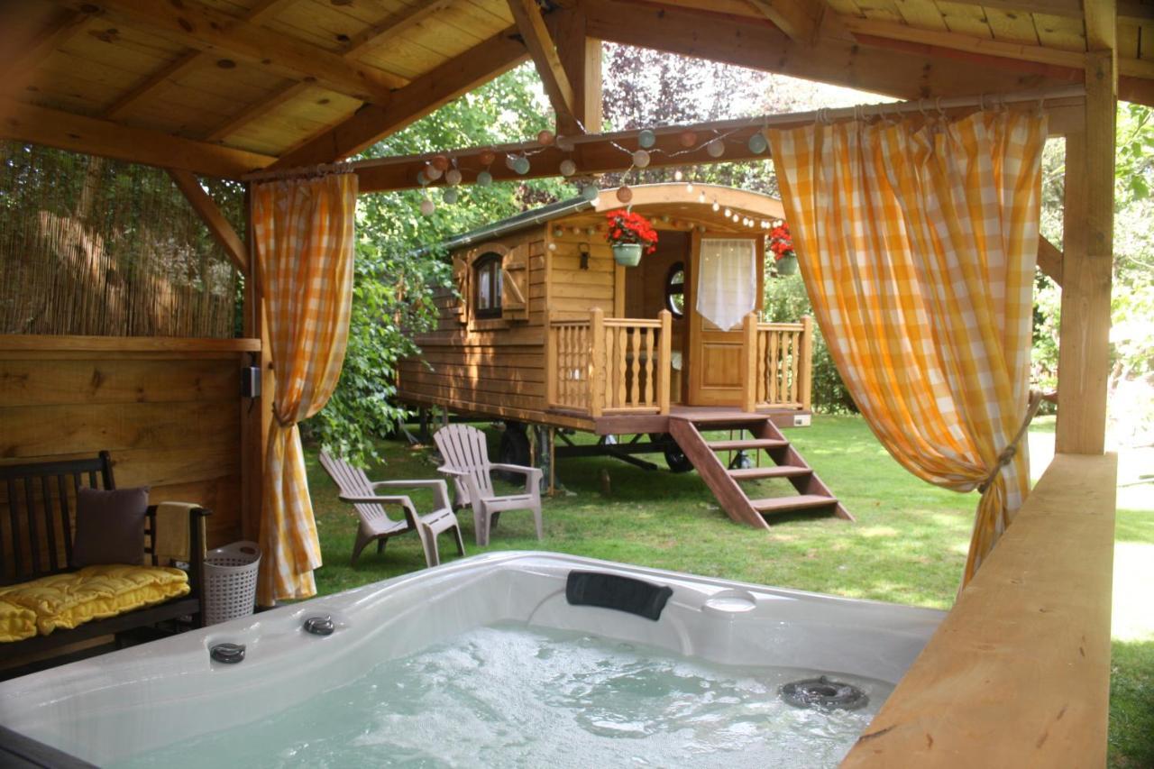 La Roulotte D'Emilie Et Son Jacuzzi Prive Hotel Beurlay Exterior foto