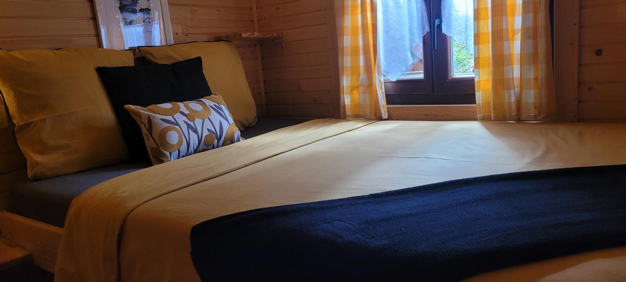 La Roulotte D'Emilie Et Son Jacuzzi Prive Hotel Beurlay Exterior foto